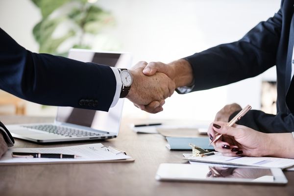 ¿Cuándo demandar un incumplimiento de contrato?