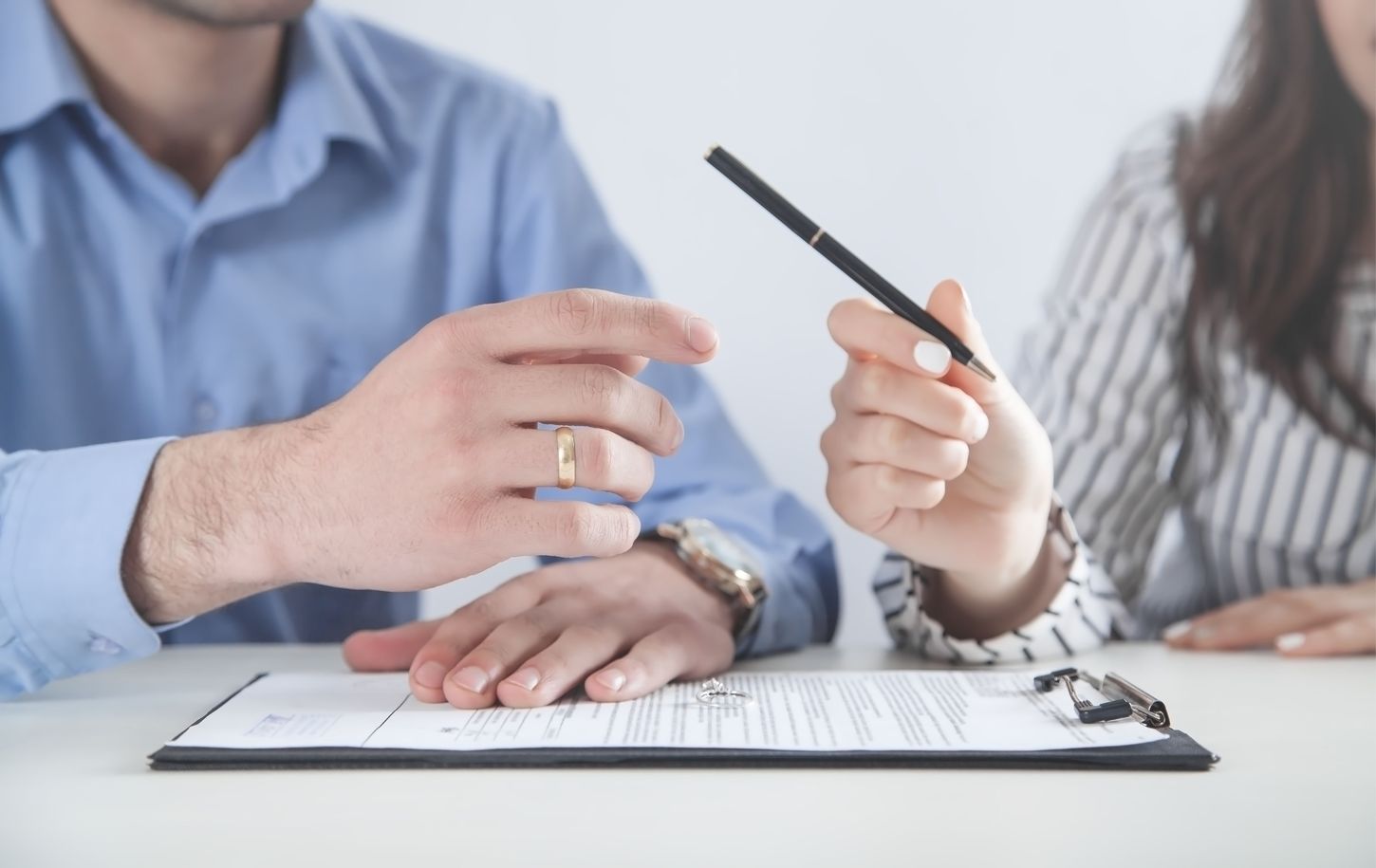 ¿Cómo eliminar a mi ex cónyuge de la hipoteca después del divorcio?