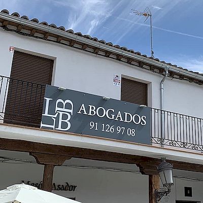 fachada lb abogados valdemoro especialistas en divorcios sin acuerdo, reclamaciones, desahucios, derecho laboral, herencias y sucesiones