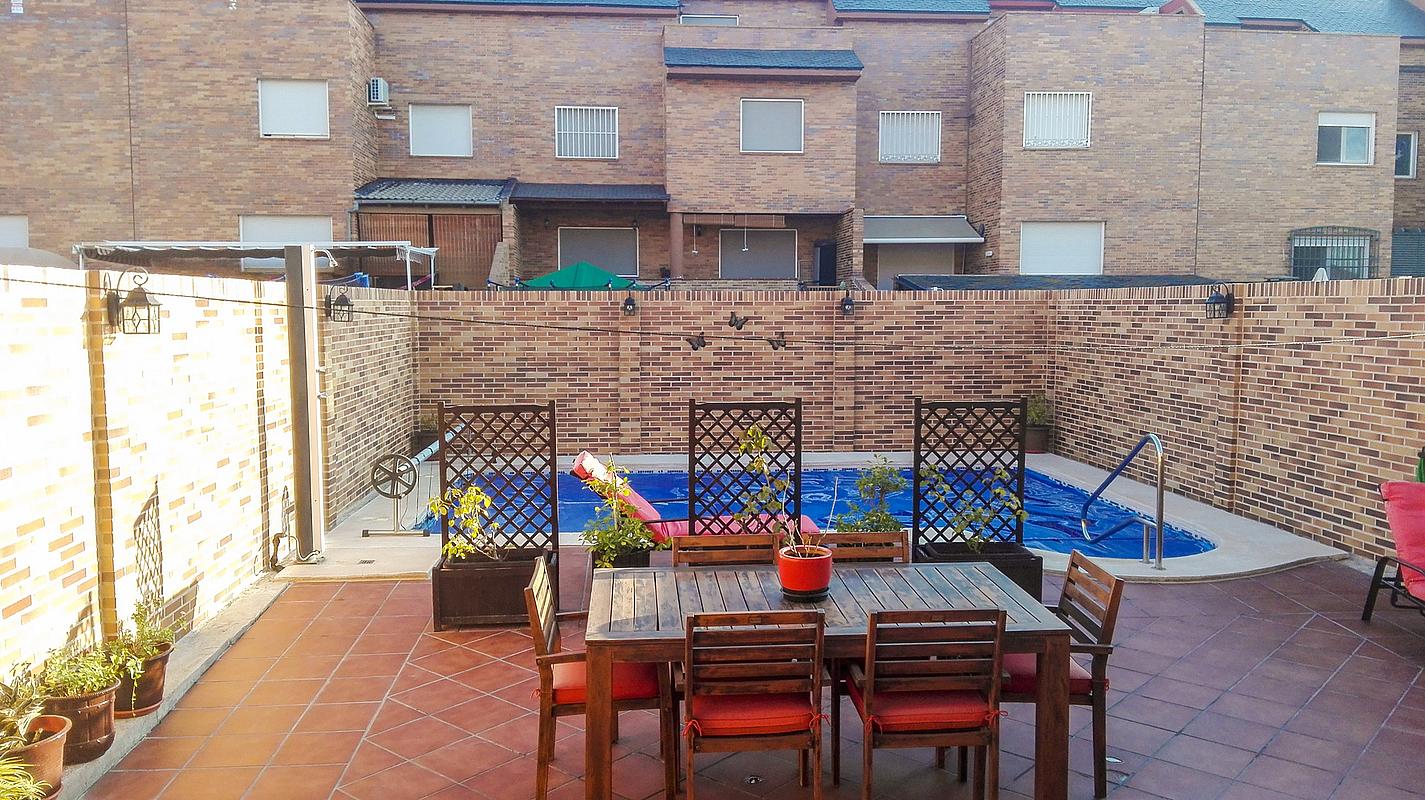 Chalet adosado en venta en calle Zuroaga, Valdemoro